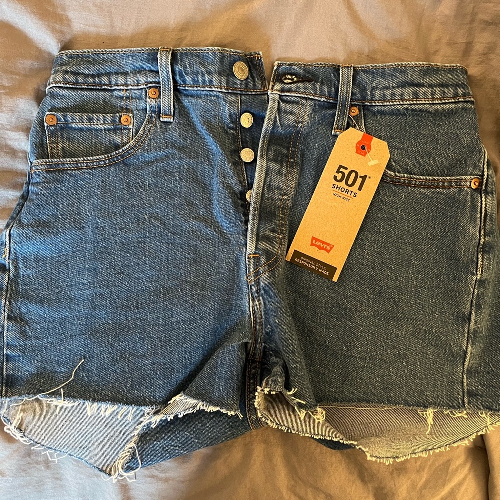 NWT Levi’s 501 high rise shorts